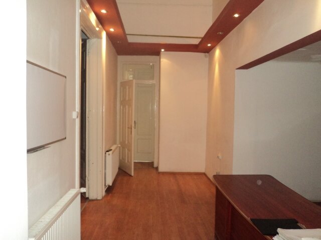 Timisoara, Tribunal, apartament 5 camere renovat, 181 mp, 388.000 euro.