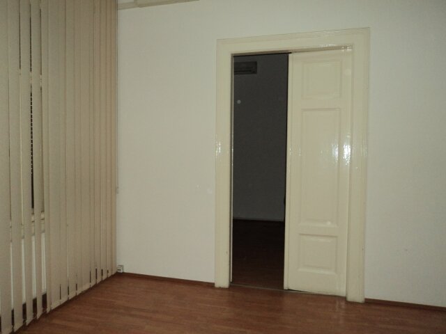 Timisoara, Tribunal, apartament 5 camere renovat, 181 mp, 388.000 euro.