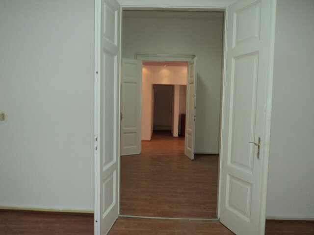 Timisoara, Tribunal, apartament 5 camere renovat, 181 mp, 388.000 euro.