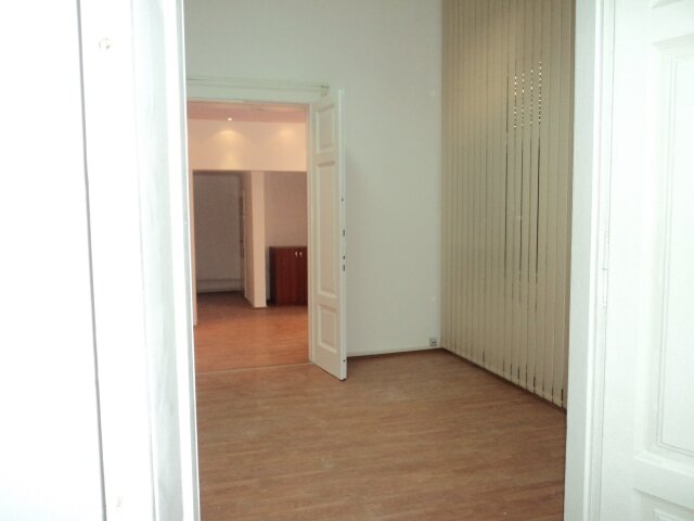 Timisoara, Tribunal, apartament 5 camere renovat, 181 mp, 388.000 euro.