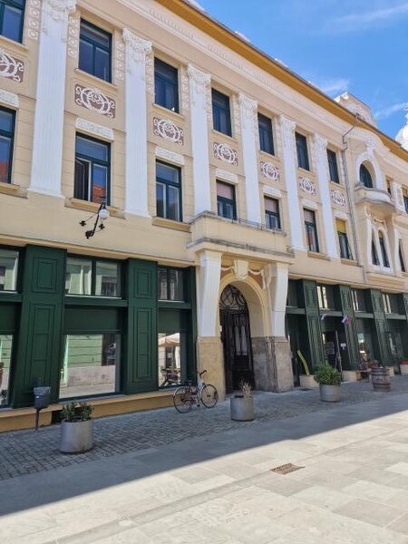 Timisoara, Tribunal, apartament 5 camere renovat, 181 mp, 388.000 euro.